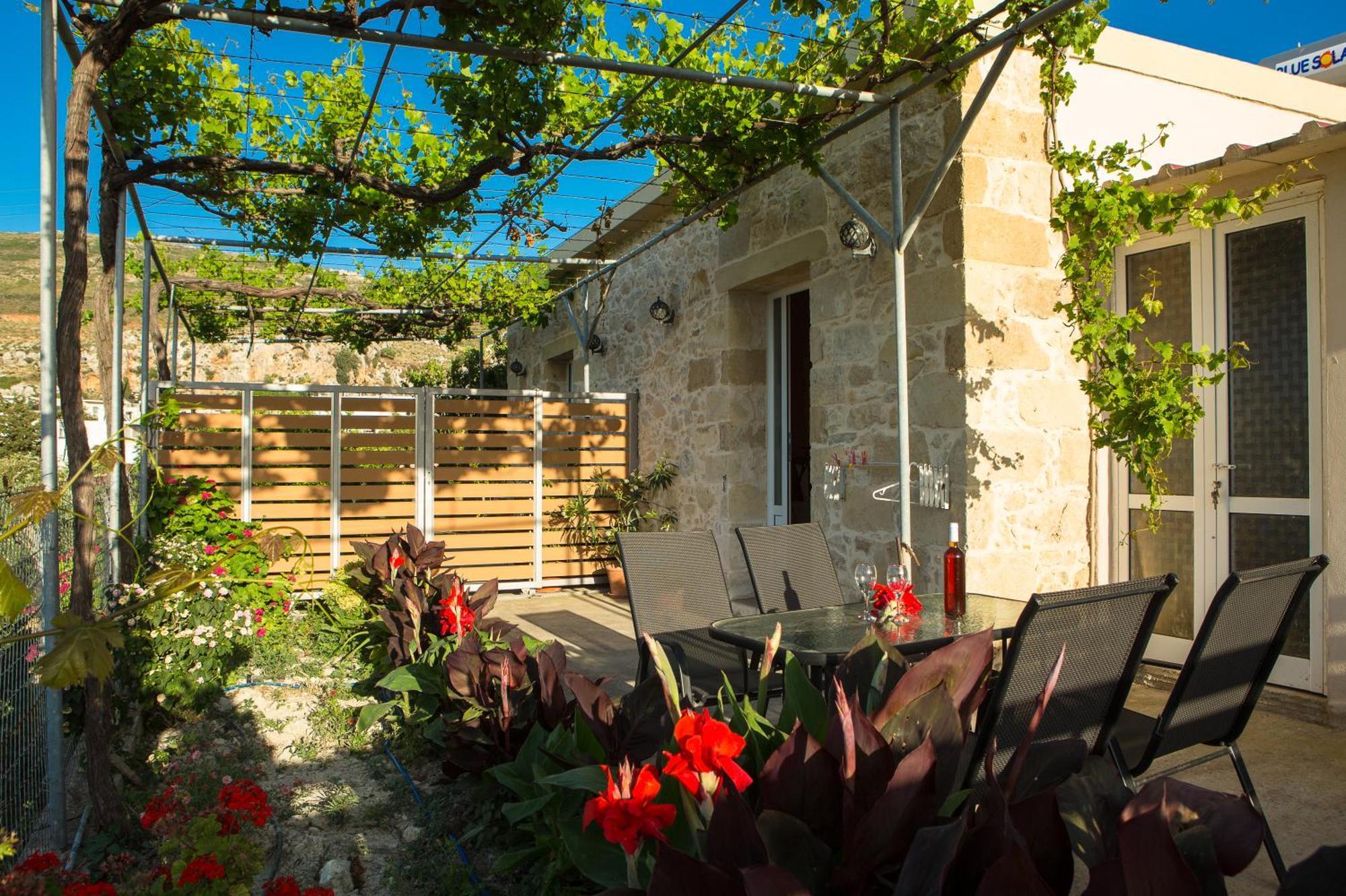 Apartament Eliana'S Stone House Benoudhiana Zewnętrze zdjęcie